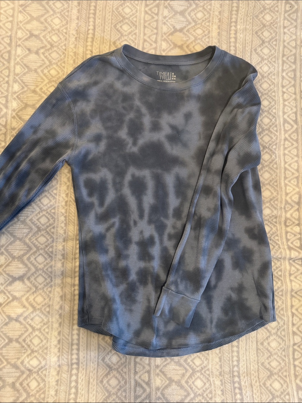 Time and Tru Blue Gray Tie-Dye Long Sleeve Thermal Top